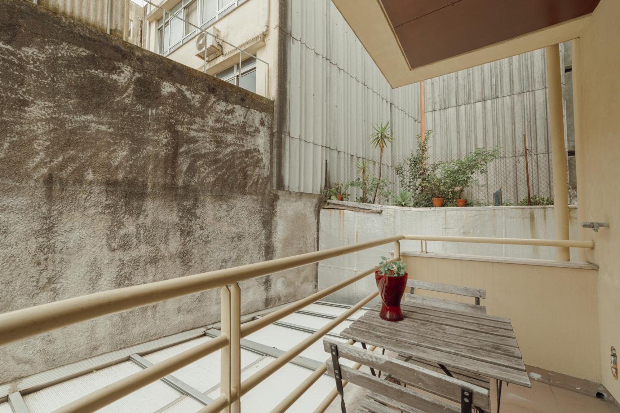 Downtown Trindade Apartment With Terrace By Vacationy بورتو المظهر الخارجي الصورة